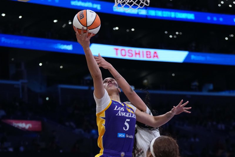 Sparks vs. Sky highlights: Kelsey Plum lights it up from 3 in victory
