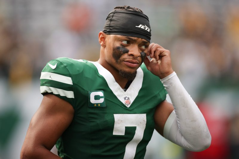 Jets make change at QB amid Fields’ rampant struggles