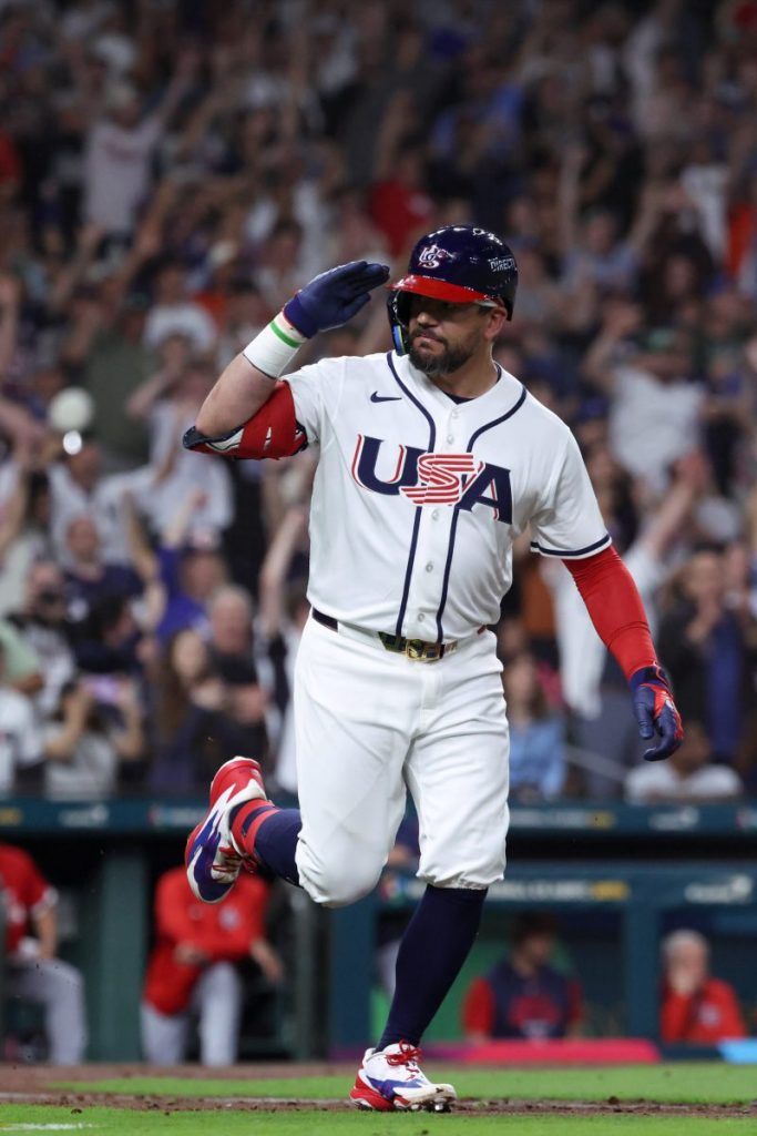 Mammoth homer wakes up Team USA in WBC win vs. Britain